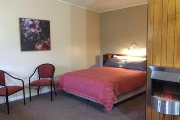 Aaa Marlin Motel