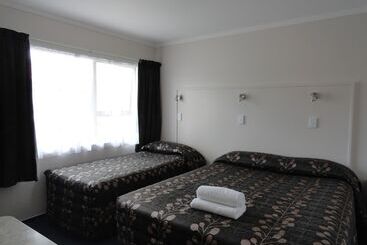 Wayfarer Motel