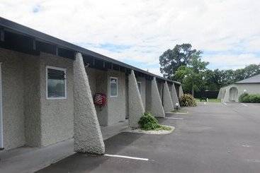 Aztec Motel