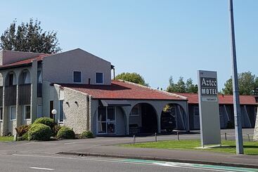 Aztec Motel