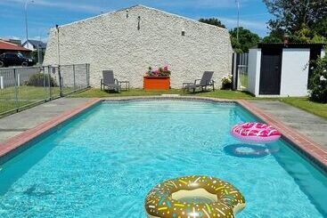 Aztec Motel