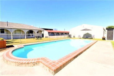Aztec Motel