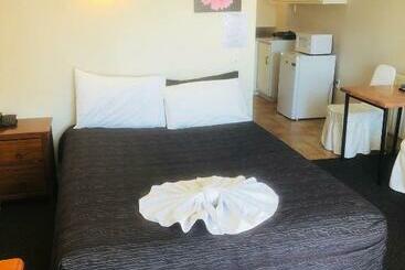 Gateway International Motel