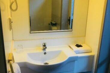 Gateway International Motel