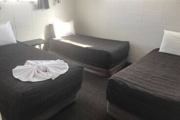 Gateway International Motel