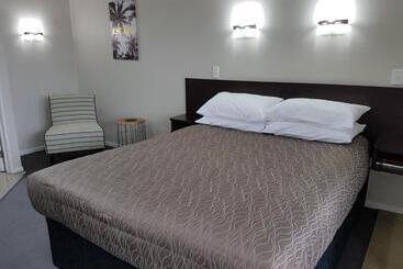 هتل Aspree Motor Inn