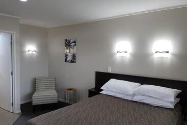 هتل Aspree Motor Inn