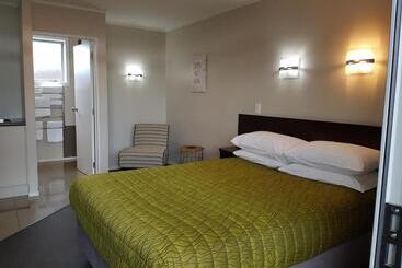 هتل Aspree Motor Inn
