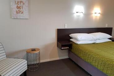 هتل Aspree Motor Inn