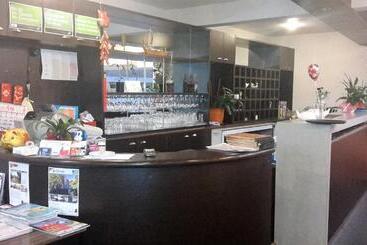 هتل Aspree Motor Inn