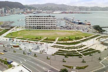 هتل Bay Plaza