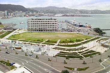 هتل Bay Plaza
