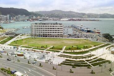 هتل Bay Plaza