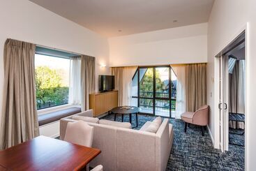 هتل Chateau On The Park  Christchurch, A Doubletree By Hilton