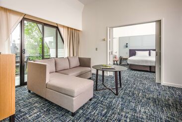 هتل Chateau On The Park  Christchurch, A Doubletree By Hilton