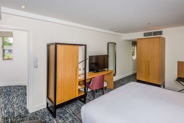 هتل Chateau On The Park  Christchurch, A Doubletree By Hilton