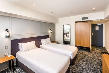 هتل Chateau On The Park  Christchurch, A Doubletree By Hilton