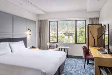هتل Chateau On The Park  Christchurch, A Doubletree By Hilton