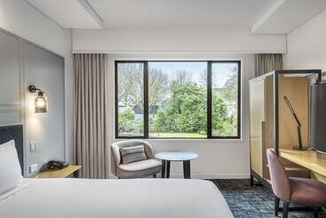 هتل Chateau On The Park  Christchurch, A Doubletree By Hilton