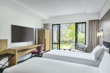 هتل Chateau On The Park  Christchurch, A Doubletree By Hilton