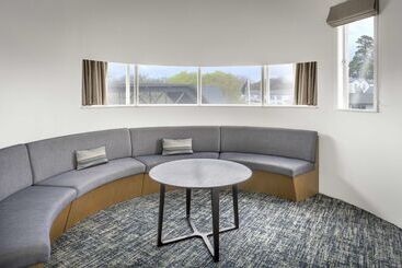 هتل Chateau On The Park  Christchurch, A Doubletree By Hilton