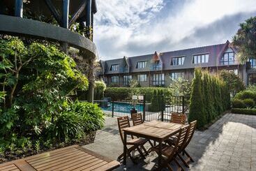 هتل Chateau On The Park  Christchurch, A Doubletree By Hilton