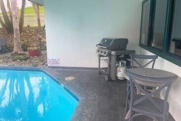 هتل Cheviot Park Motor Lodge