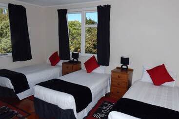 هتل Cheviot Park Motor Lodge