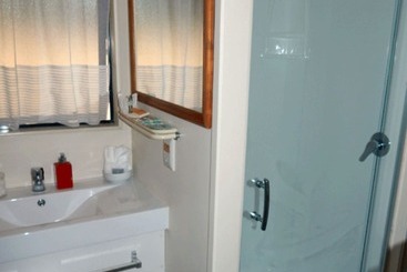 هتل Cheviot Park Motor Lodge