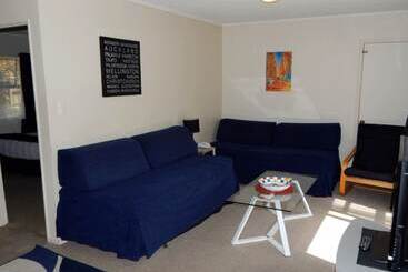 هتل Cheviot Park Motor Lodge