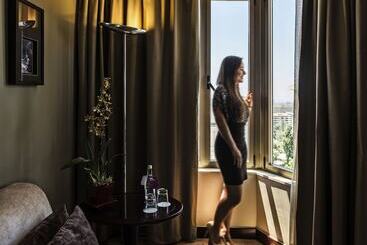 هتل Crowne Plaza Porto, An Ihg