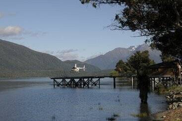 Distinction Te Anau Hotel & Villas