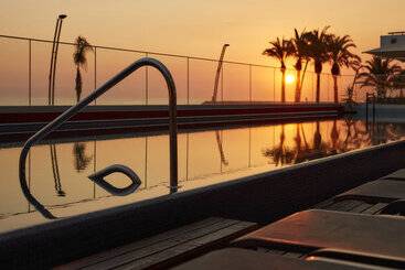 هتل Dom Jose Beach