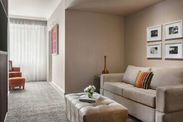 ホテル Doubletree By Hilton Lima Miraflores El Pardo