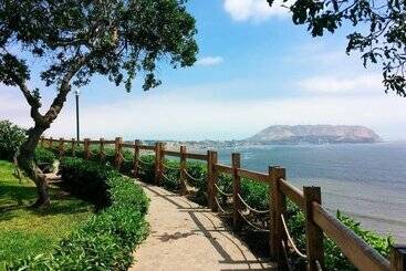 ホテル Doubletree By Hilton Lima Miraflores El Pardo