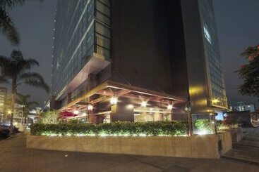 ホテル Doubletree By Hilton Lima Miraflores El Pardo