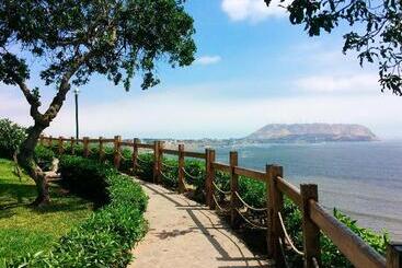 ホテル Doubletree By Hilton Lima Miraflores El Pardo
