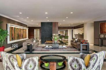 ホテル Doubletree By Hilton Lima Miraflores El Pardo