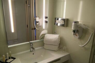 هتل Golden Tulip Porto Gaia