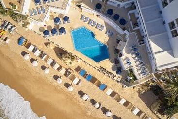 Holiday Inn Algarve - أرماساو دي بيرا