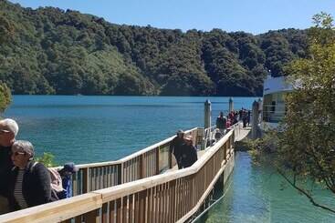 هتل Picton Yacht Club