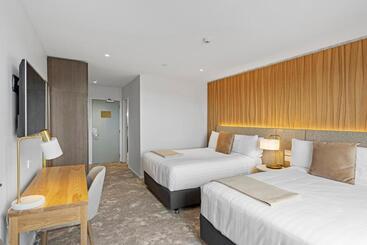 Elms Christchurch, Ascend Hotel Collection