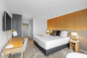 Elms Christchurch, Ascend Hotel Collection
