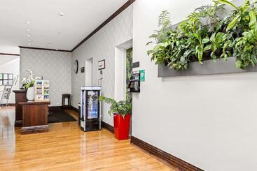 Elms Christchurch, Ascend Hotel Collection
