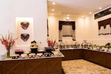 هتل Quetta Serena