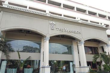 هتل The Mansion