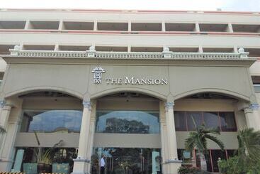 هتل The Mansion