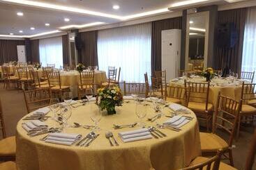 هتل The Mansion