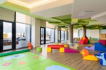 Jupiter Albufeira Hotel, Family & Fun