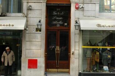 پانسیون Grande Pensao Residencial Alcobia